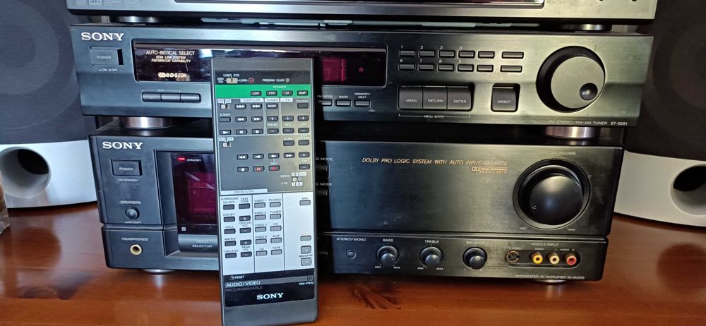 Conjunto SONY - Amplificador TA-AV570 + Sintonizador ST-261