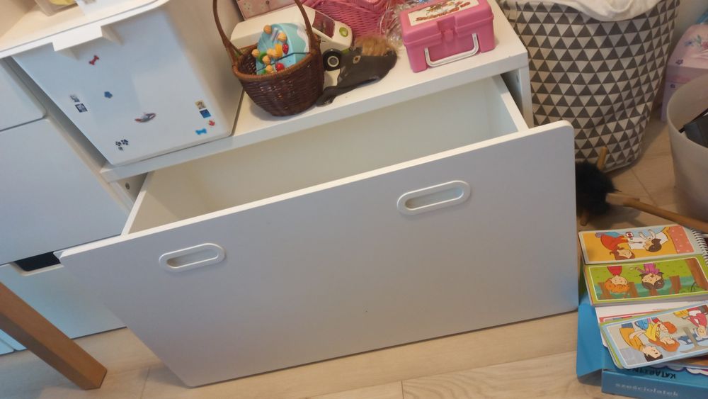 Ikea skrzynia biała