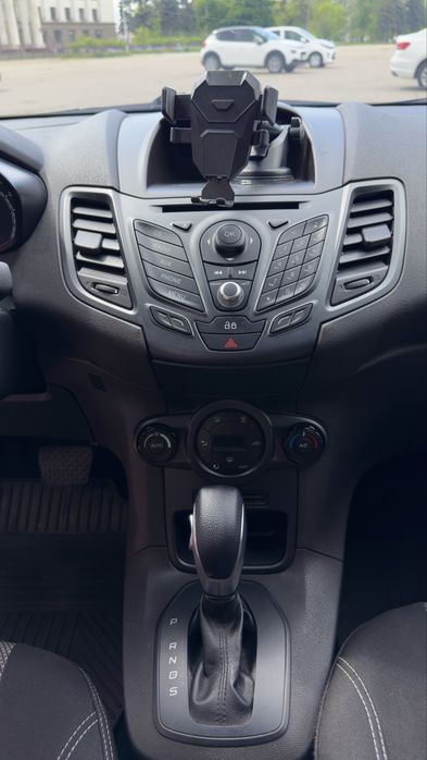 Ford Fiesta 1.6 бензин | 2013 | яскравий синій колір