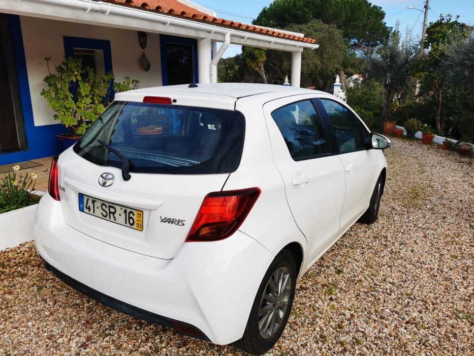 White Toyota Yaris 2016 for Sale – Excellent Condition