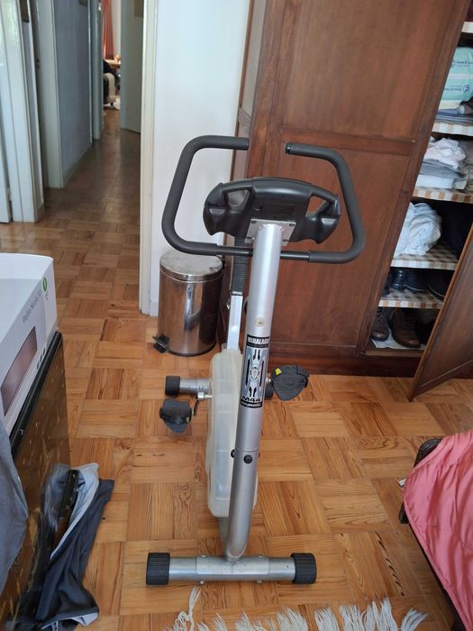 Bicicleta estática Vertical