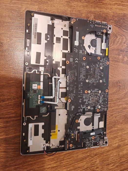 MSI PS42 8MO uszkodzony