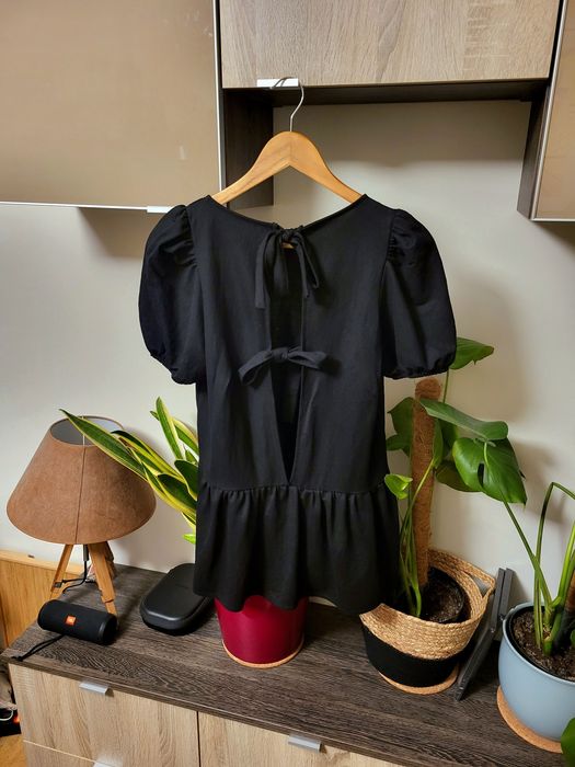 Śliczna bluzka z odkrytymi plecami od Mohito