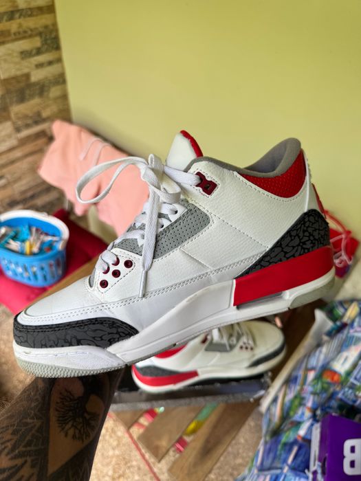 Jordan 3 Fire Red