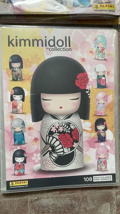 Kimmidoll caderneta e cromos