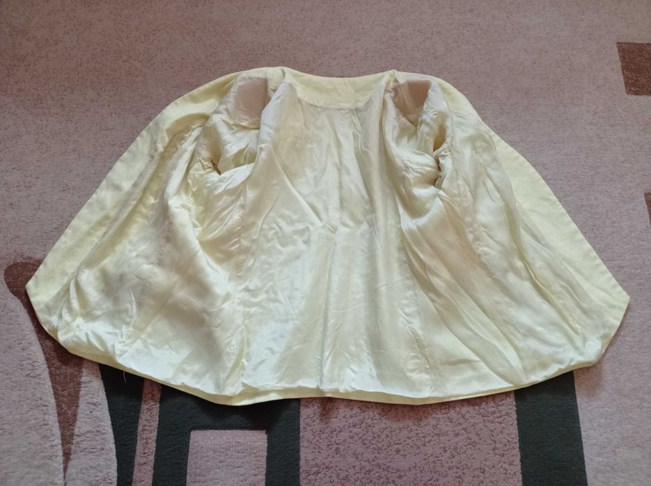 Продам чоловічі брюки та 2 жіночі кофти в гарному стані