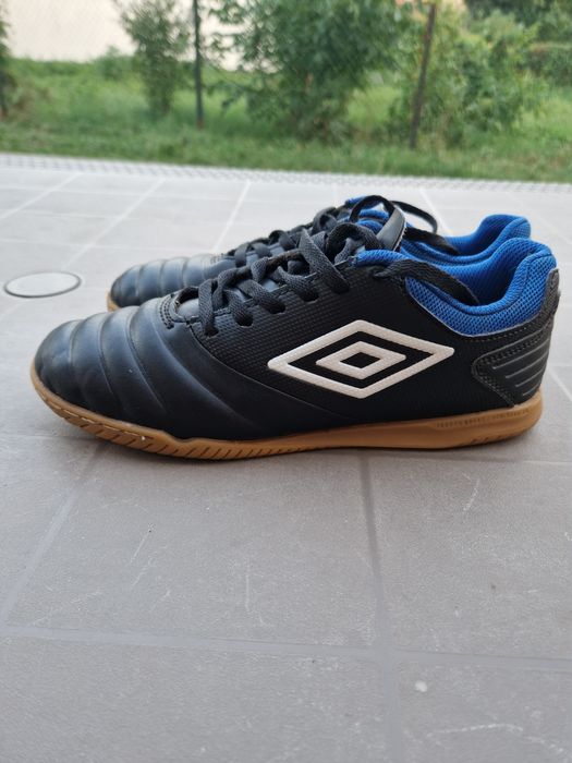 Halówki umbro r.38.5