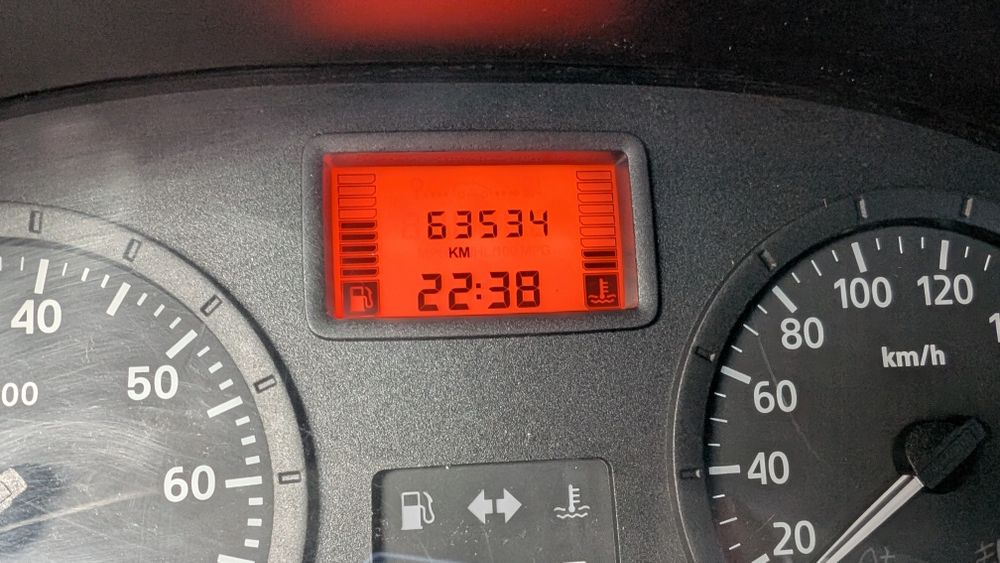 Dacia Logan 1.6 MPI (бензин) 2006