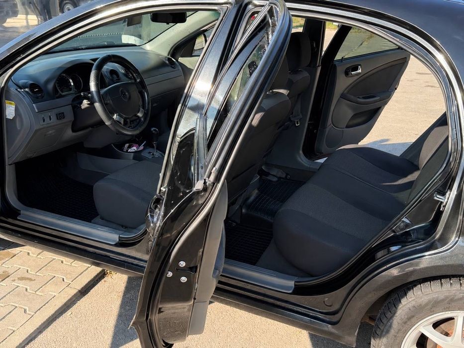 Автомобіль Chevrolet Lacetti