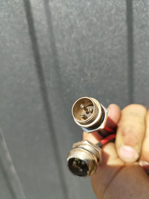 Gniazda ładowania XT30