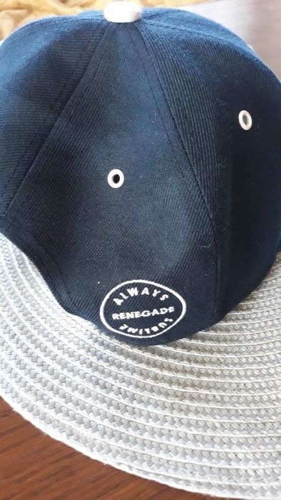 Czapka z daszkiem emblemat wyszywany