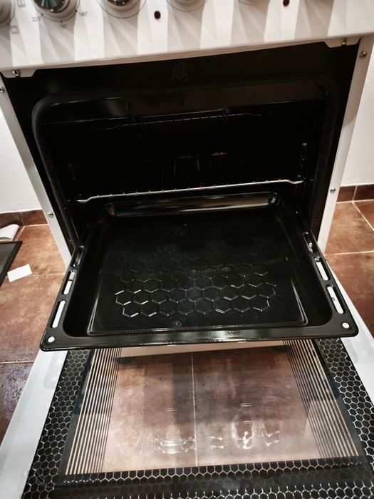 Fogao BECKEN 52L- elétrico vitrocerâmica