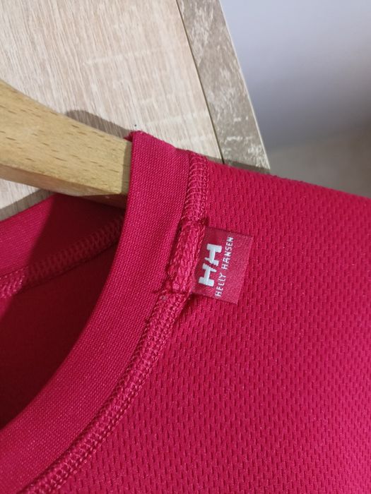 Koszulka męska sportowa Helly Hansen.
Rozmiar XL.
Bluzka treningowa z