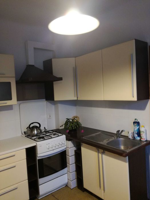 Wynajmę dom z ogrodem - 2 pokoje,kuchnia,łazienka,przedpokój,weranda - 75m2
