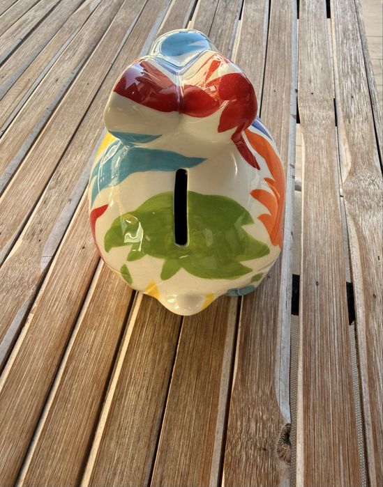 Coelho mealheiro pintado à mão