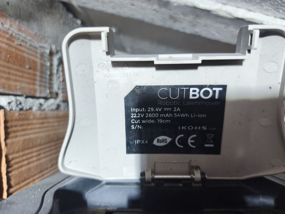 Robot corta relva