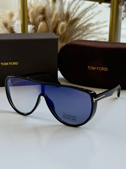 Сонцезахисні окуляри . Хамелеони . Tom Ford