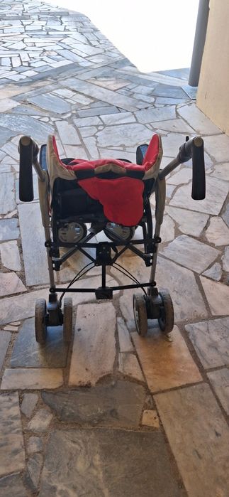 Carrinho de bebê e de passeio usado e conservado.