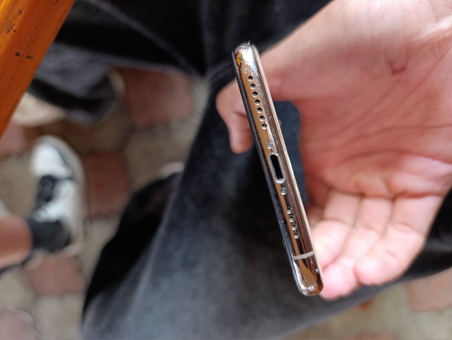 продам Iphone Xs max