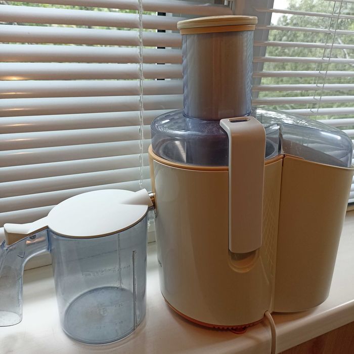 Соковитискач  Philips 650W HR-1858 соковыжималка