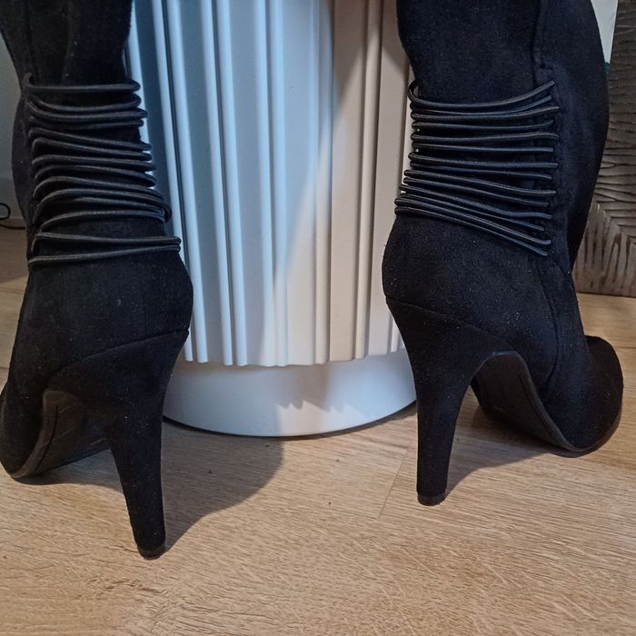 Czarne kozaki BCBG Eneration USA