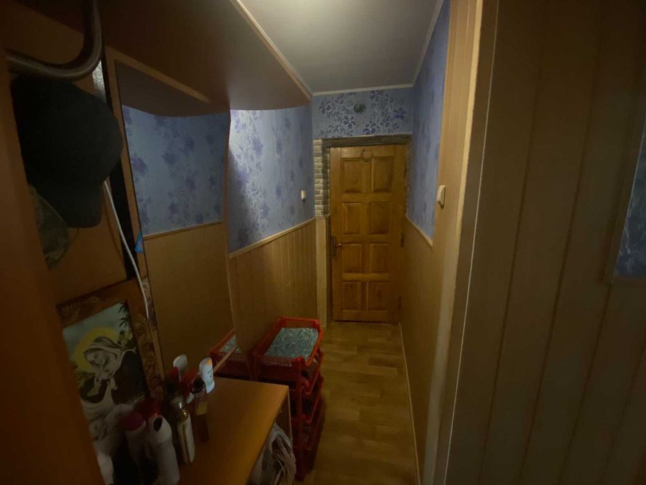 Ціна палає, одно кімнатна, житловий стан, телефонуй