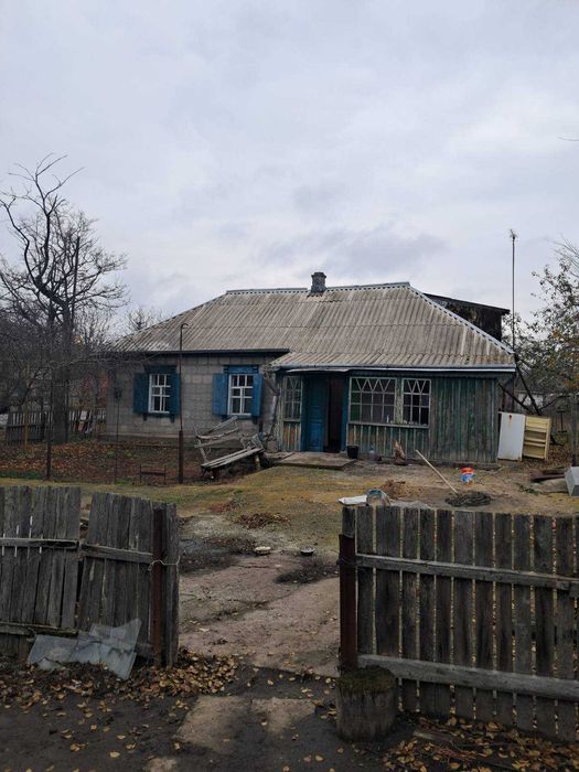 Продам газифицированный дом. Земли 44 сотки. Центр