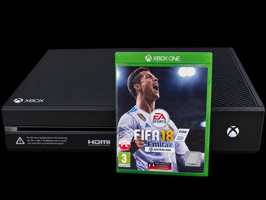 Xbox one razem z grą FIFA 18