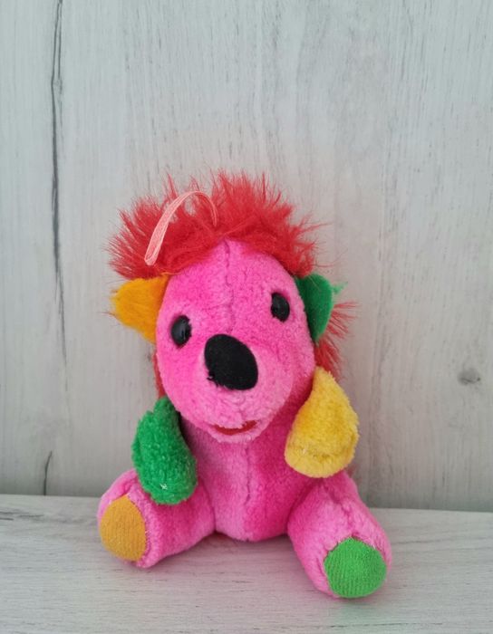 Maskotka różowy jeż