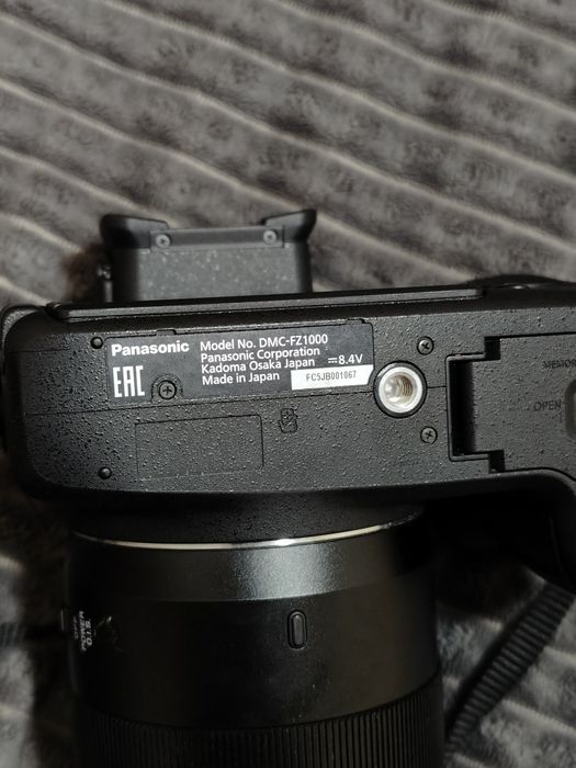 Panasonic Lumix FZ1000