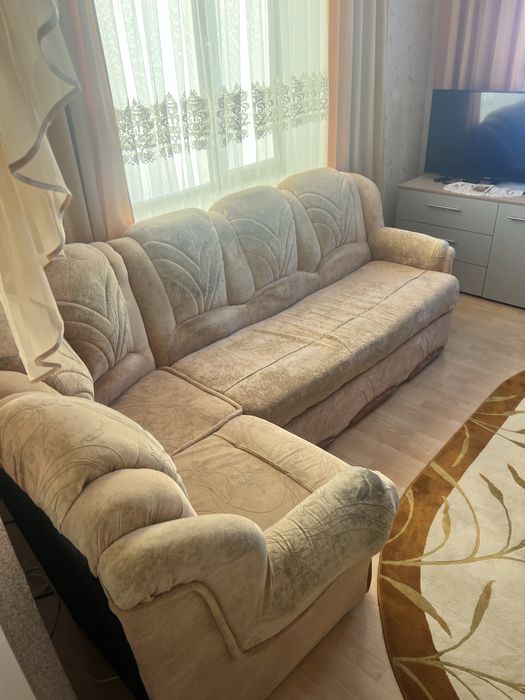 Кутовий диван для вітальні