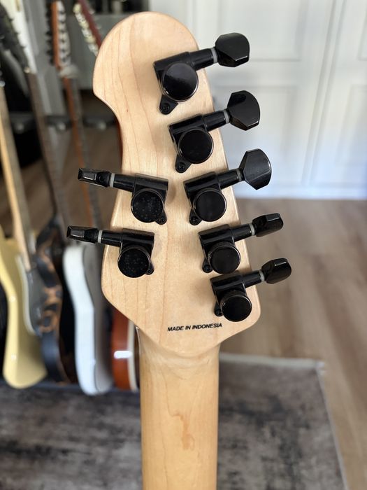 Guitarra 7 cordas Petrucci