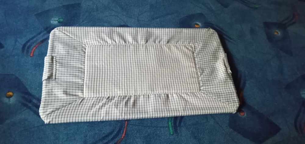 Колыбелька-переноска с москитной сеткой в кроватку плюс пеленатор.