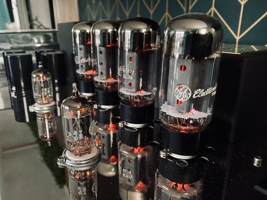 Jadis orchestra Reference