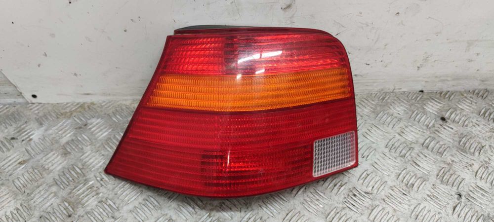 VW Volkswagen Golf 4 IV Lampa Lewa Tylna Lewy Tył LT
