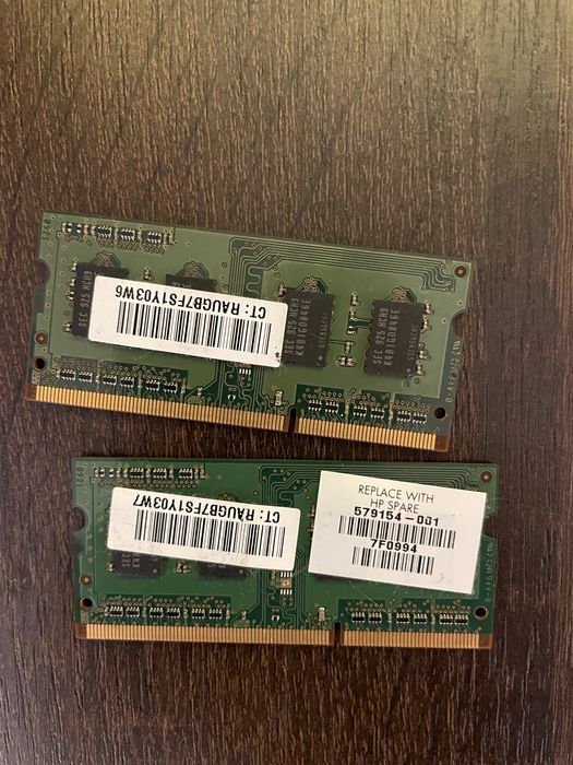 Операційна память 2 планки DDR3 по 1 Gb 1Rx8 PC3 10600S 09 10 B1