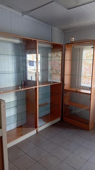 Вітрина для магазину терміново