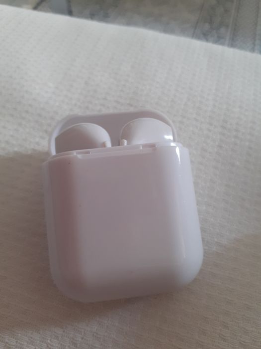 Vendo fones Bluetooth pouco usados