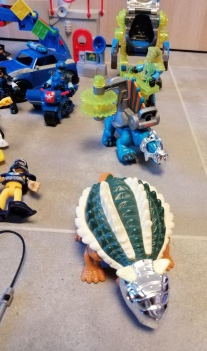 Imaginext samoloty, kontrola lotów, dinozaury, figurki, karetka