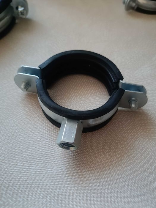 Obejma do rur firmy Niczuk UPGD 1 1/2" 47-52