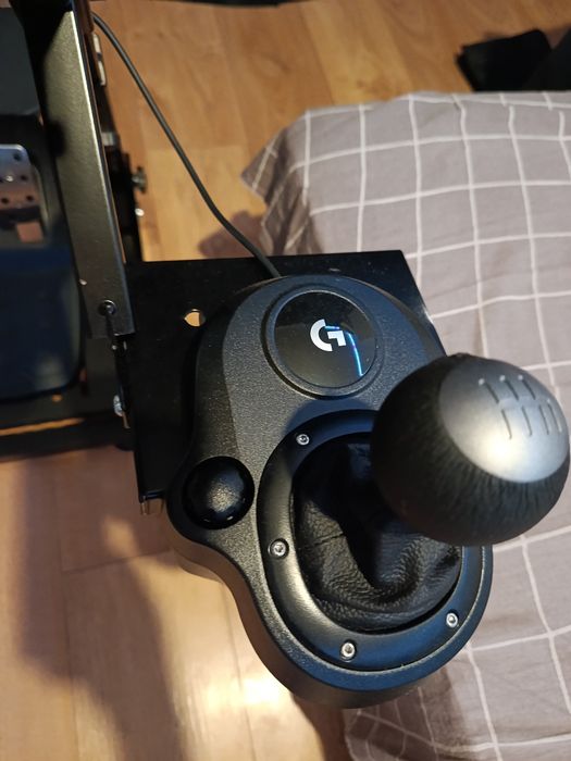 Logitech G923 (PS5 / PS4 / PC) + Shifter + Stojak Wheel Stand Pro - STAN NOWY!