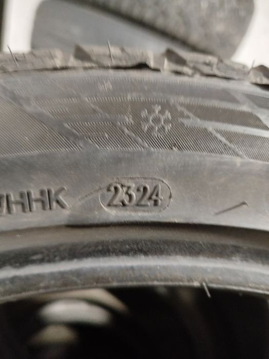 Продам шины 225/45/17. KAPSEN.