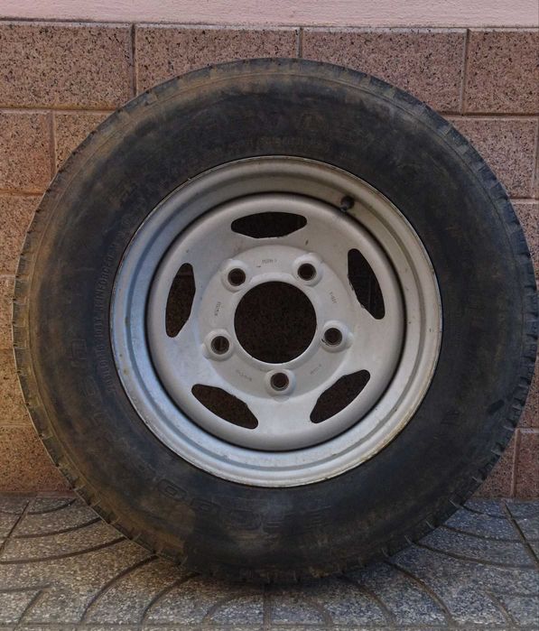 Diverso material Land Rover Defender