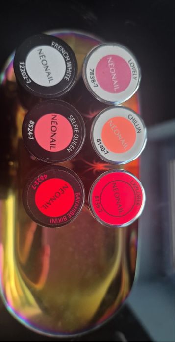 Lakiery hybrydowe neonail