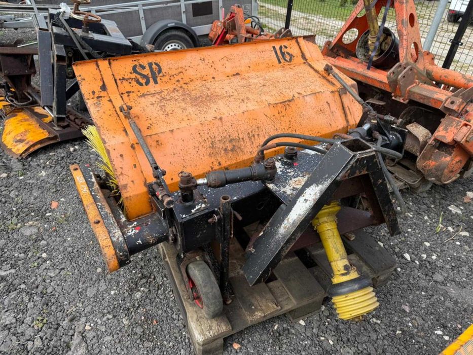 Szczotka zamiatarka do ciagniczka