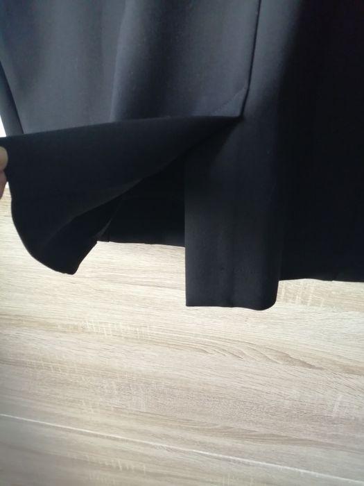 Vestido preto elegante por estrear