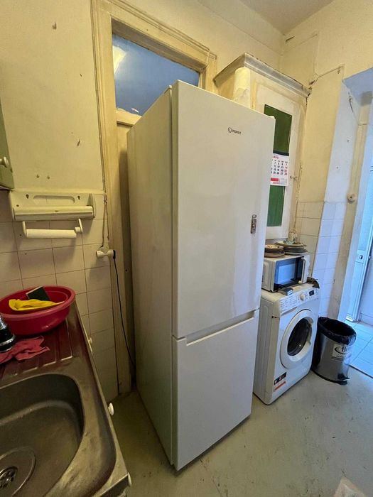 Frigorífico Combinado INDESIT LI7 S1E W - 308 L Branco.