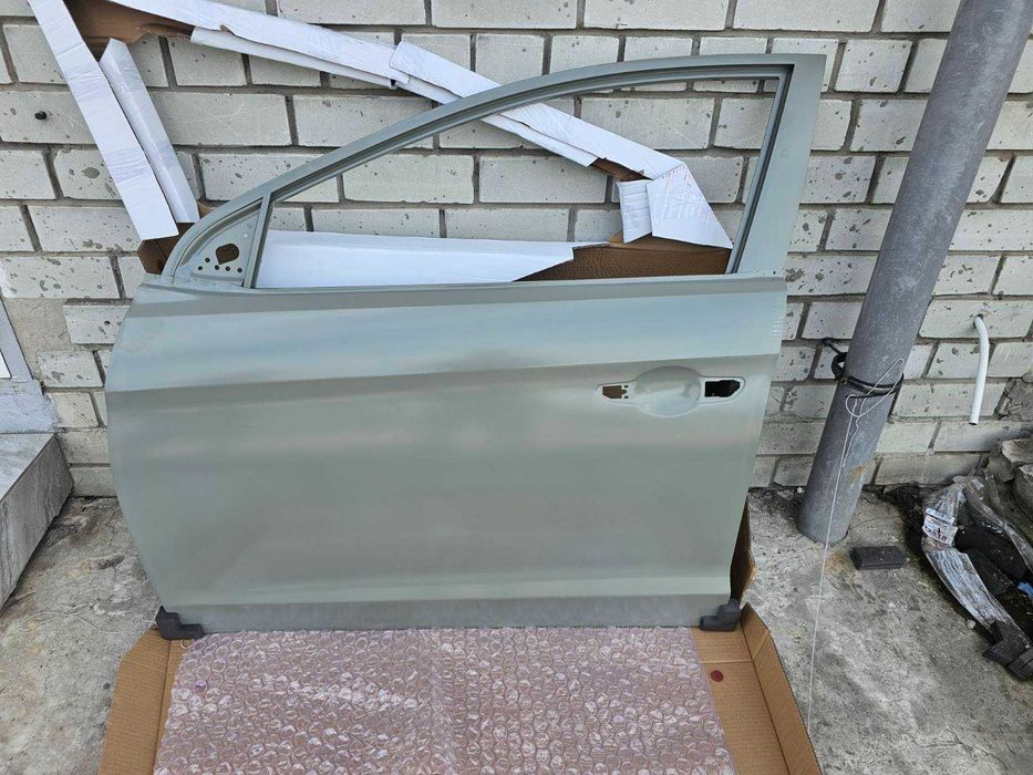 Дверь левая, правая передняя,задняя Hyundai Elantra Елантра 16-18 (AD)