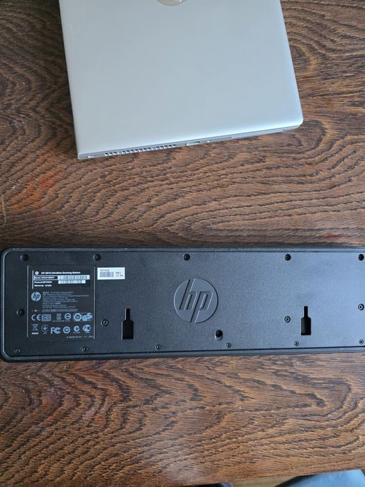 HP Probook 640 G5 plus stacja ładująca