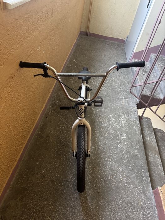 Bmx “United Supreme” biały